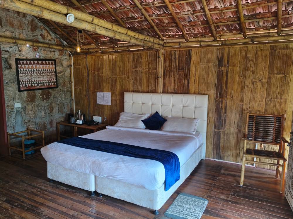 deluxe-bamboo-cottage